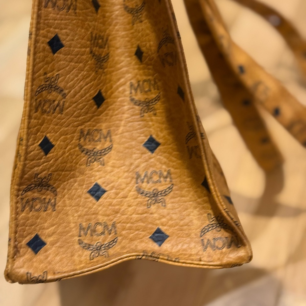 Authentic MCM Visetos tote - Picture 6 of 16